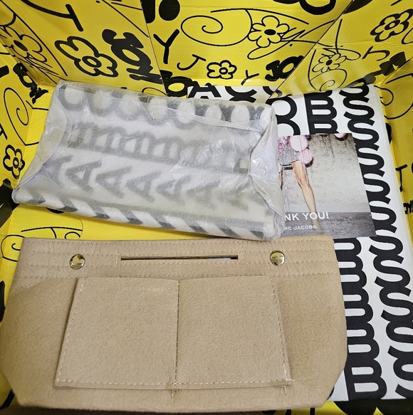 🧸Marc Jacobs The Teddy Bear Tote🧸 - Picture 17 of 17